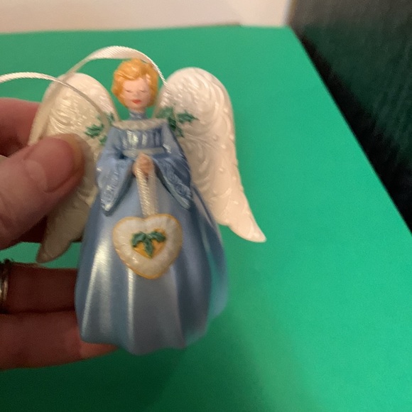 Beautiful Hallmark Keepsake Ornament Victorian Angel - Picture 8 of 8
